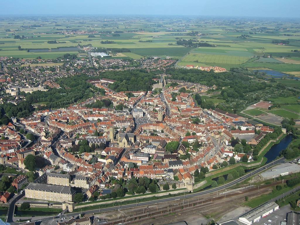 vue aerienne bergues par drone