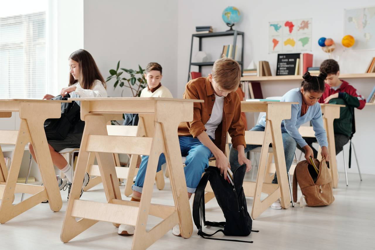 des enfants dans une classe à Dunkerque