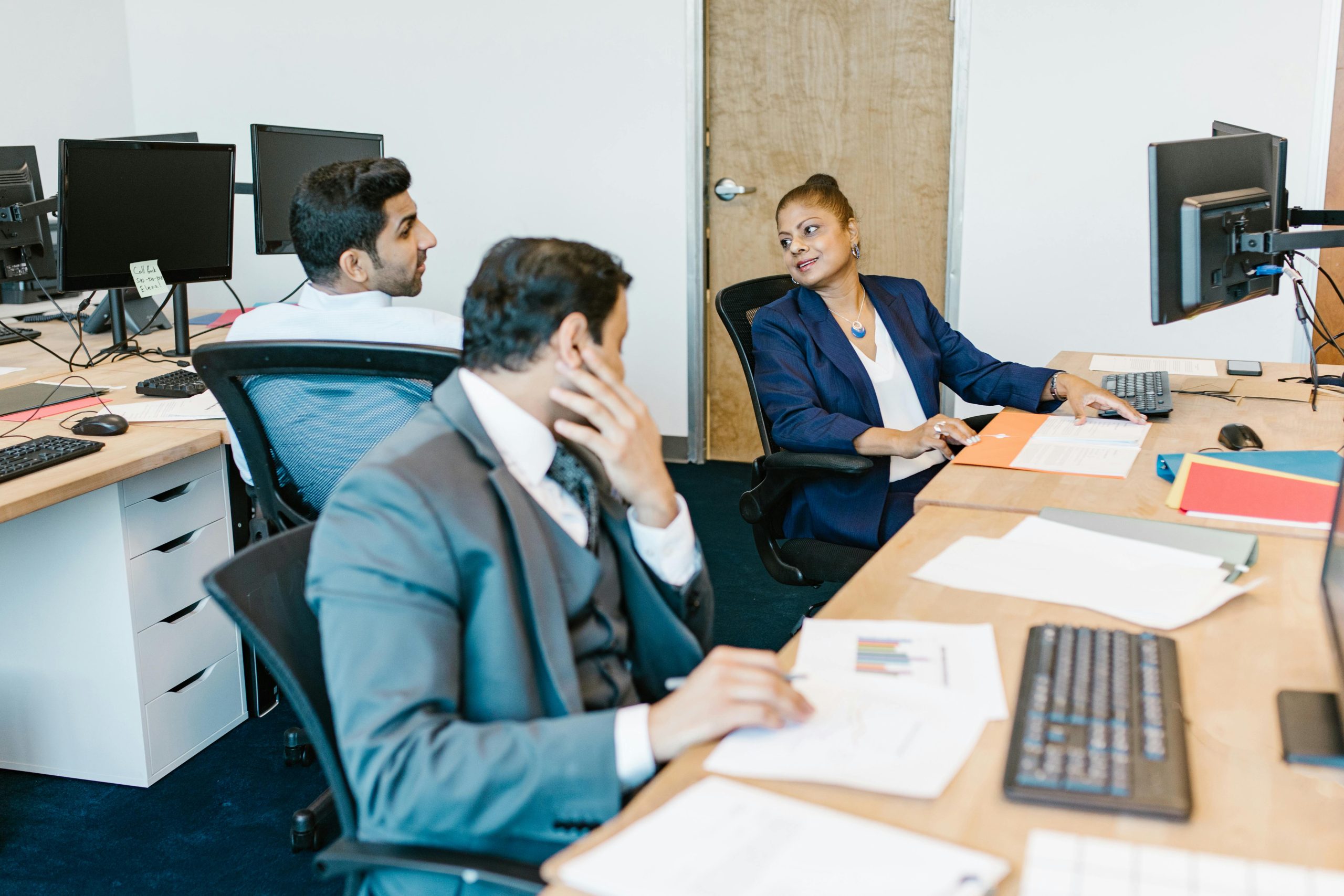 Personnes au bureau