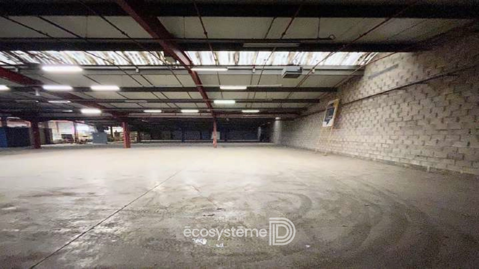 Local d’activités – atelier de 4 400 m²