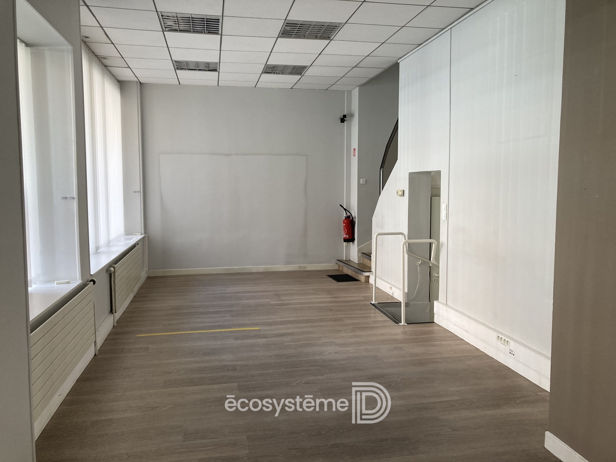 Local type Bureaux en centre-ville - Locaux commerciaux_Bon état_1263387-0L