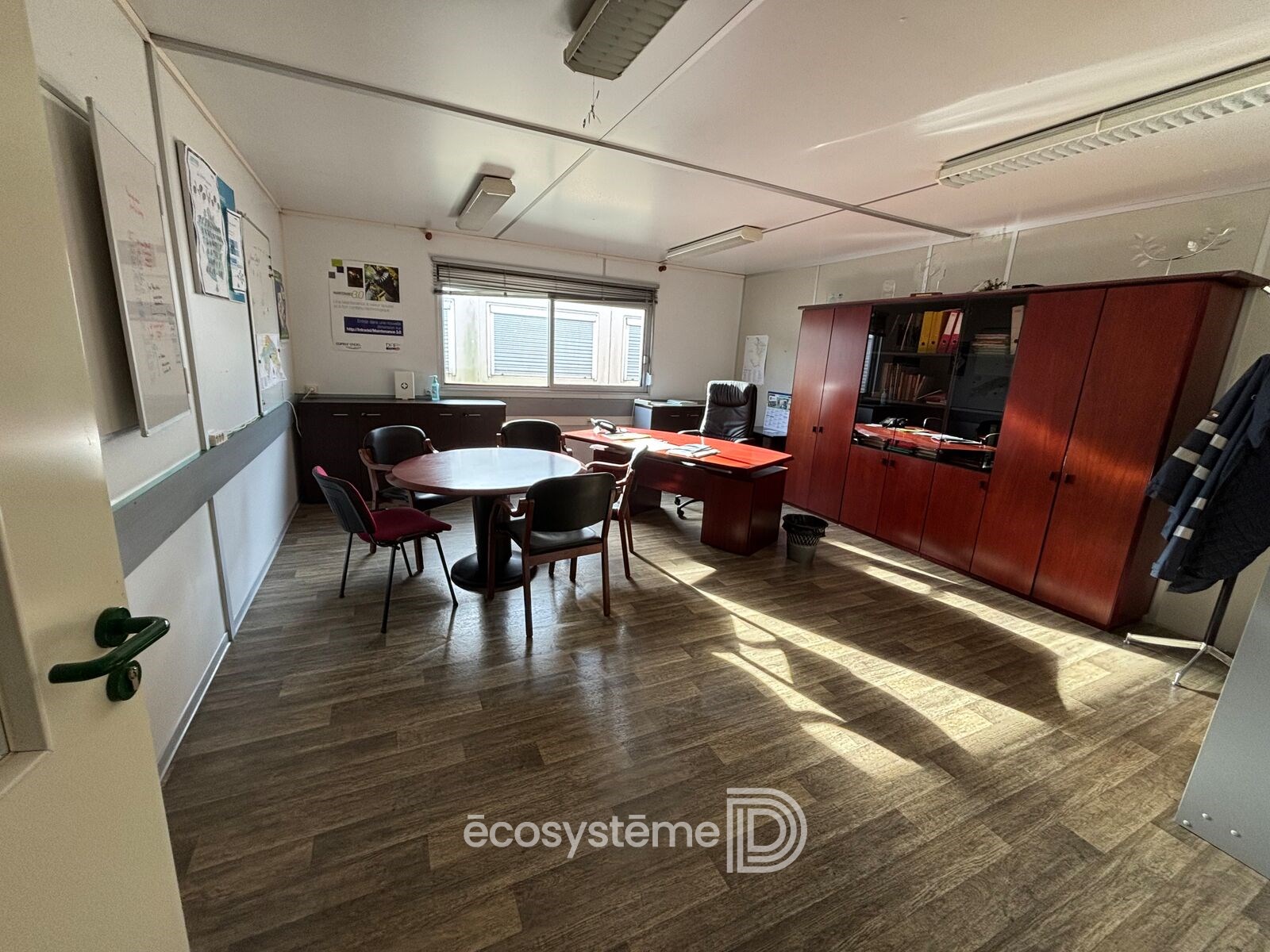 Terrain de 4 000 m² bitumé