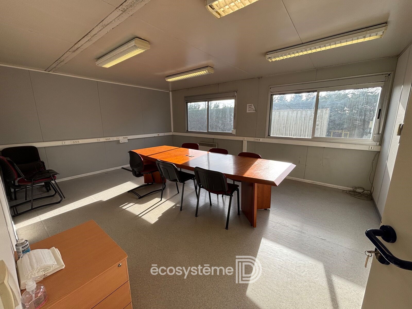 Terrain de 4 000 m² bitumé