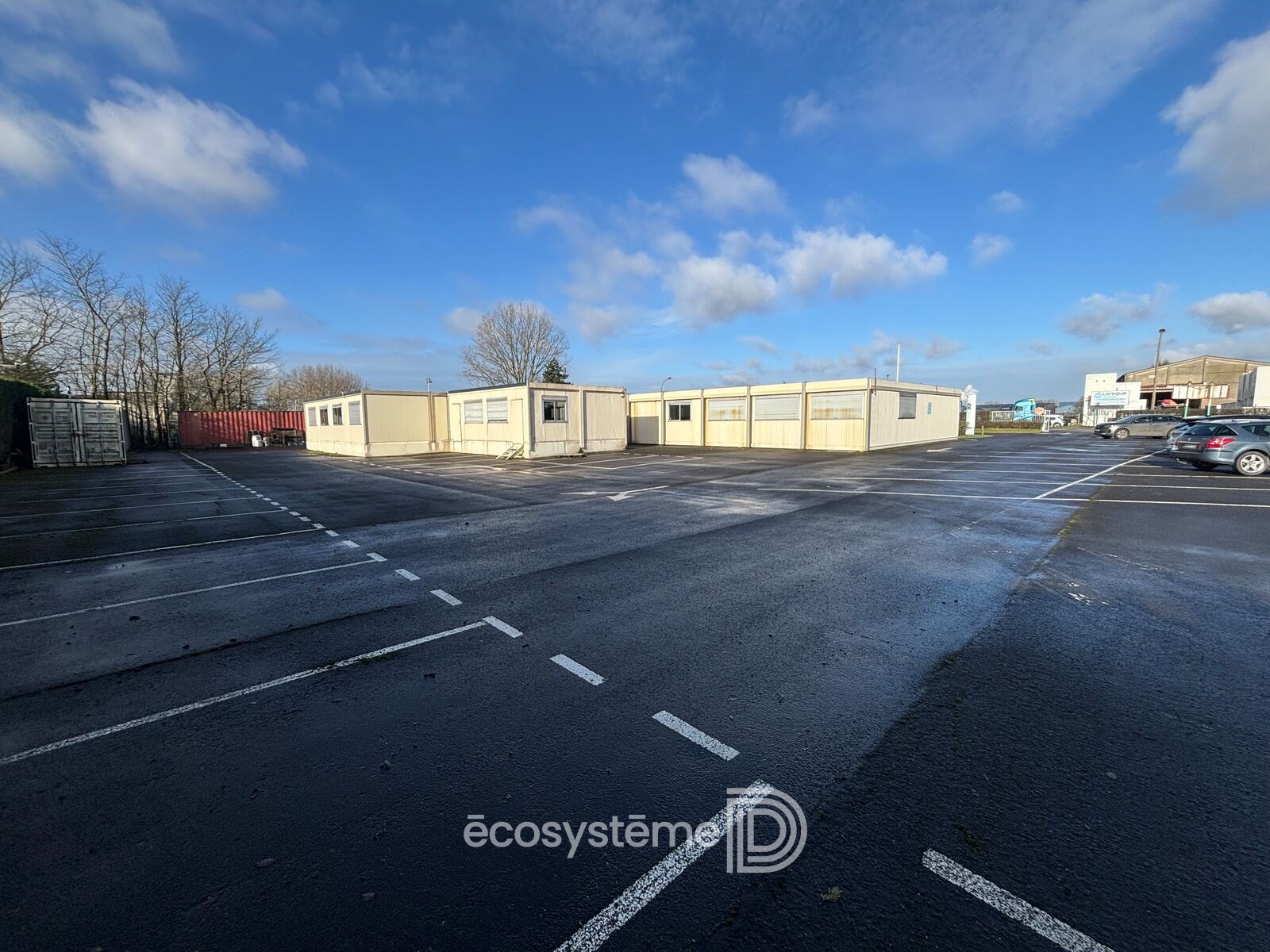 Terrain de 4 000 m² bitumé - Terrain_2nd main / Etat d'usage_2141468-0L