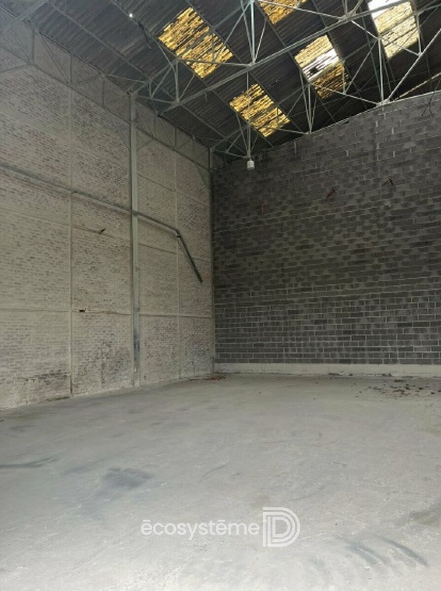 Locaux d&rsquo;activités en ZI de Petite-Synthe