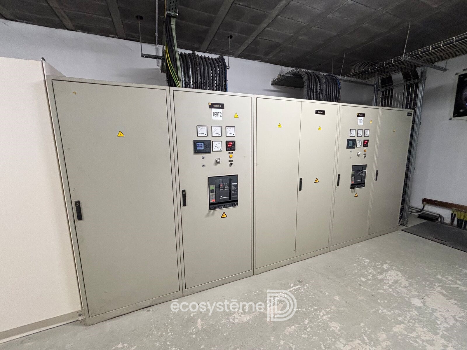Ensemble industriel de 5 487 m²